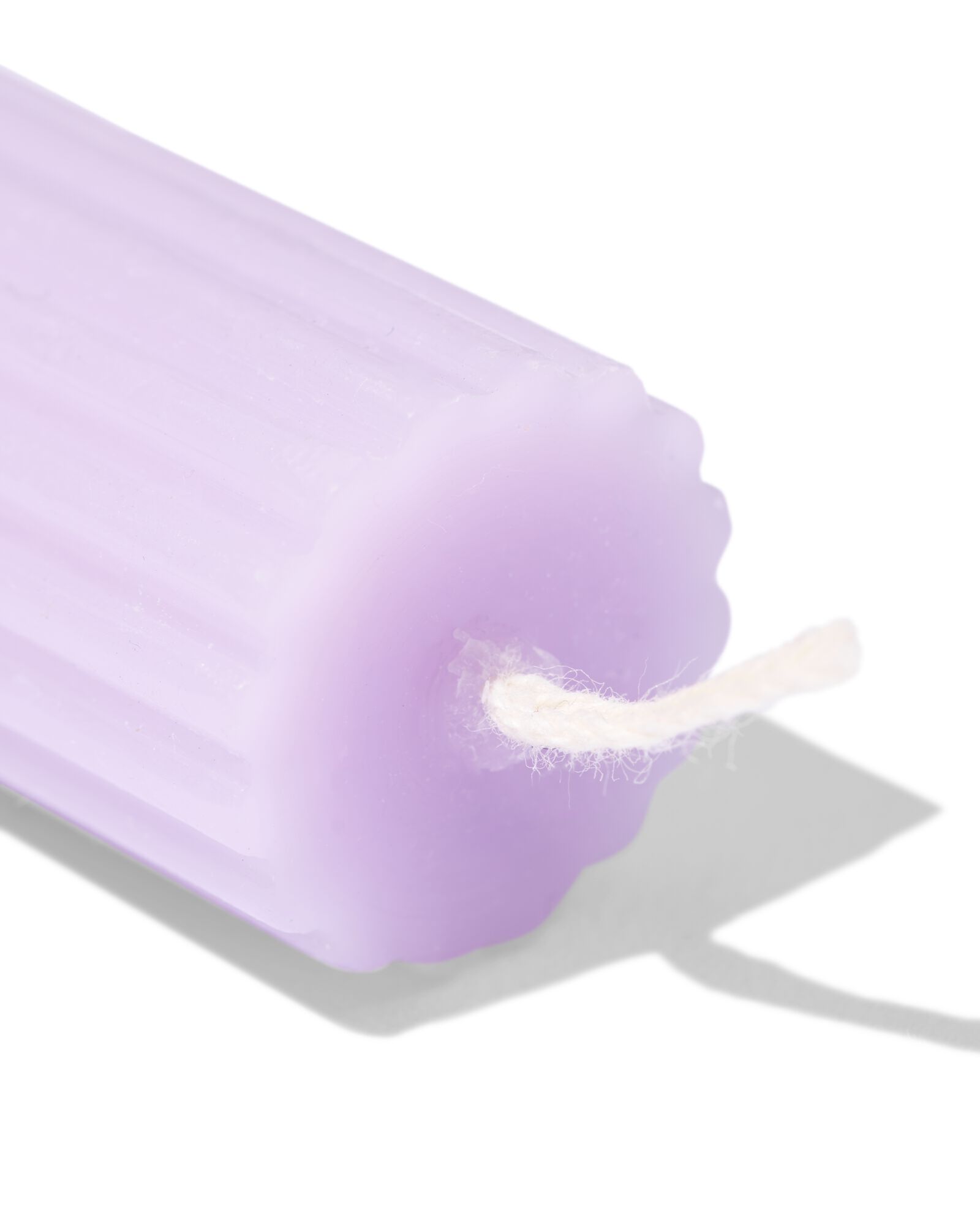 bougie d'int&eacute;rieur &Oslash;2,2x24 cm nervures lilas - 13504215 - HEMA