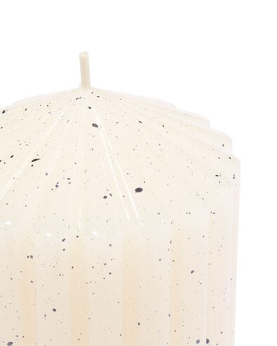bougie pilier &Oslash; 7 x 13 cm nervures mouchetures ivoire - 13506166 - HEMA