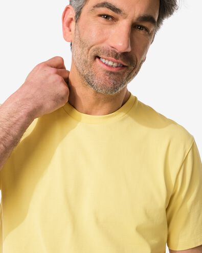 heren t-shirt relaxed fit geel XL - 2115447 - HEMA