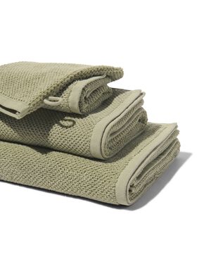 serviette de bain 2ème vie coton recyclé 50x100 gris-vert vert clair serviette 50 x 100 - 5240214 - HEMA