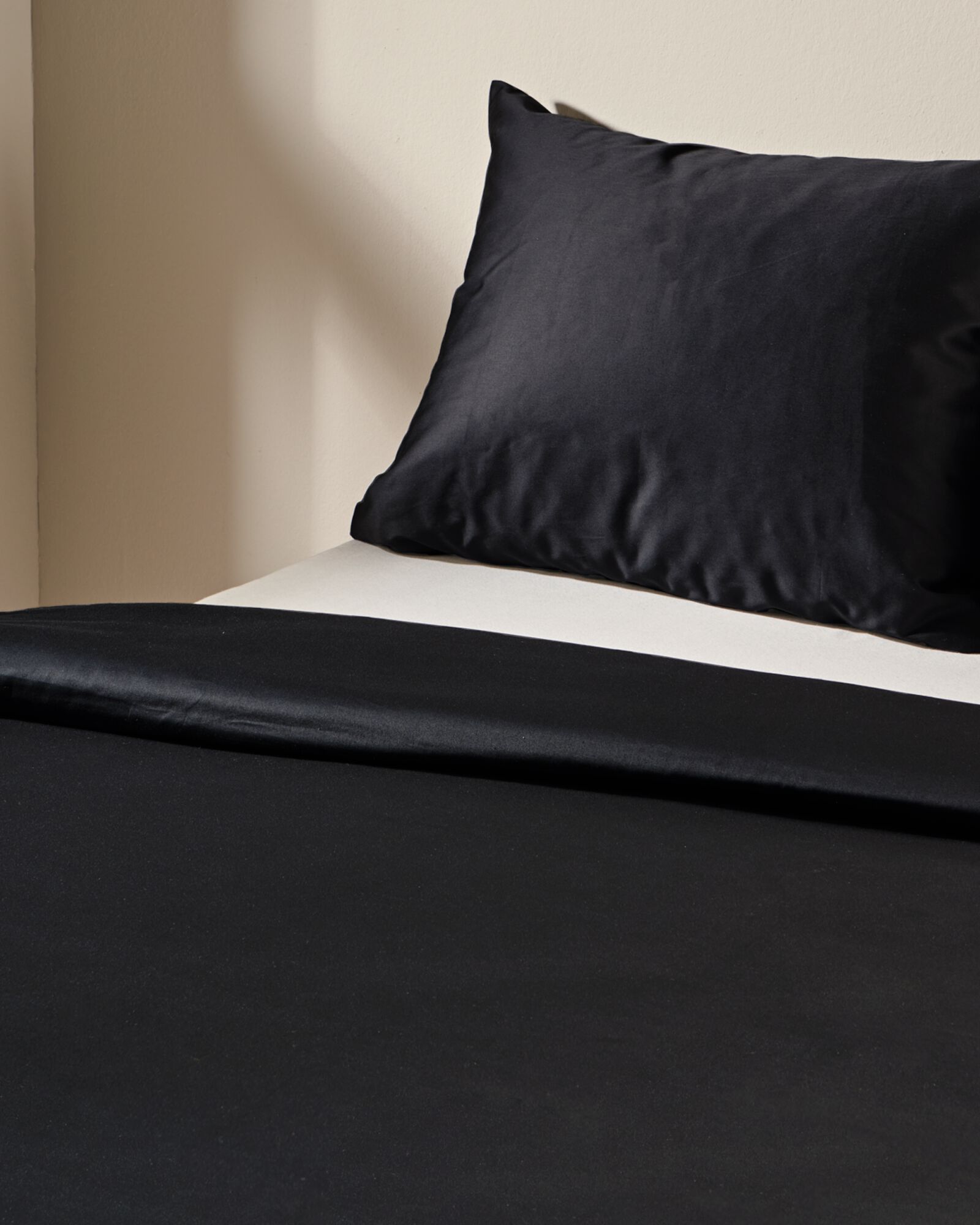 housse de couette 140x200/220 cm satin noir - 5790273 - HEMA