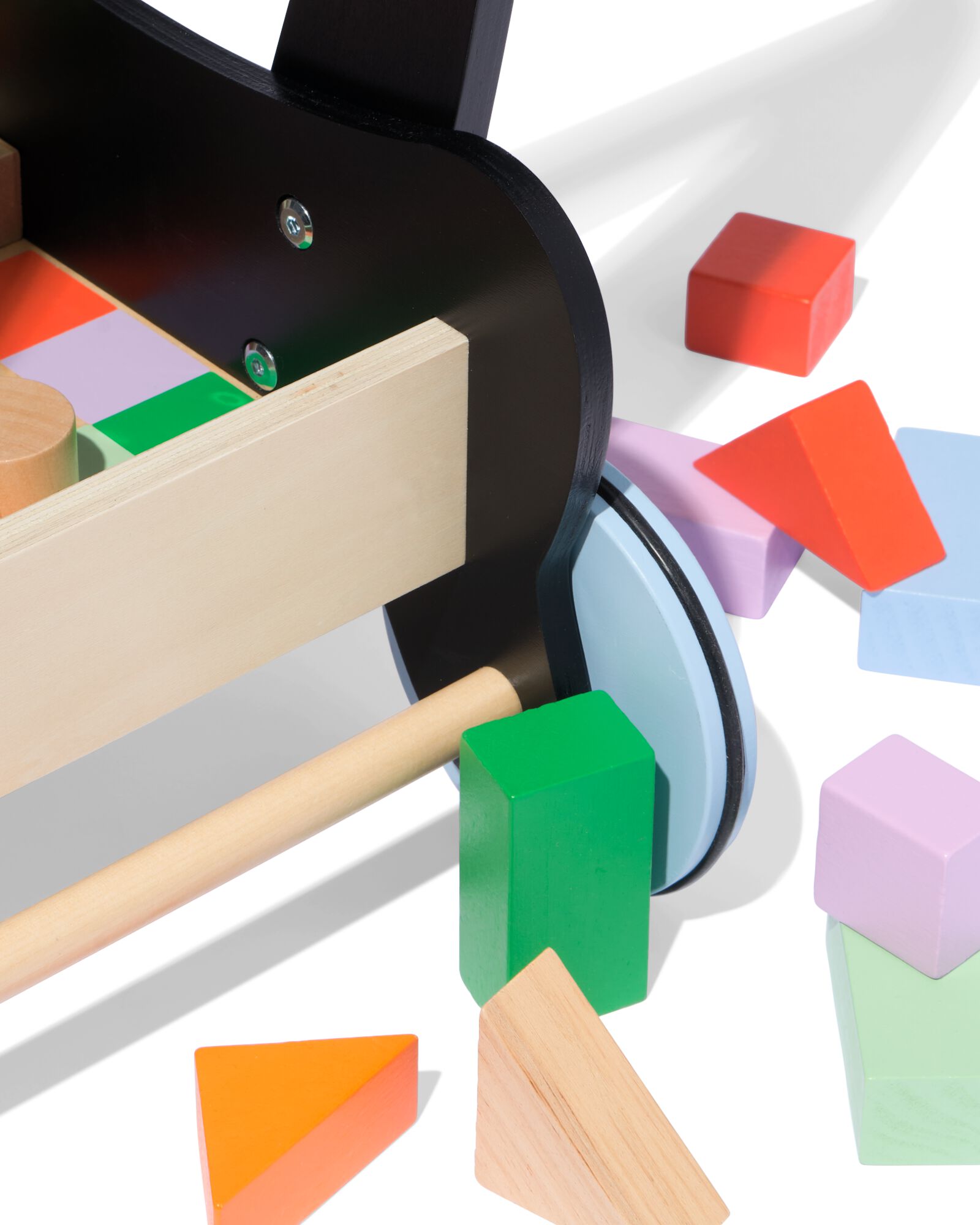 Takkie loopwagen met blokken hout - 15100409 - HEMA