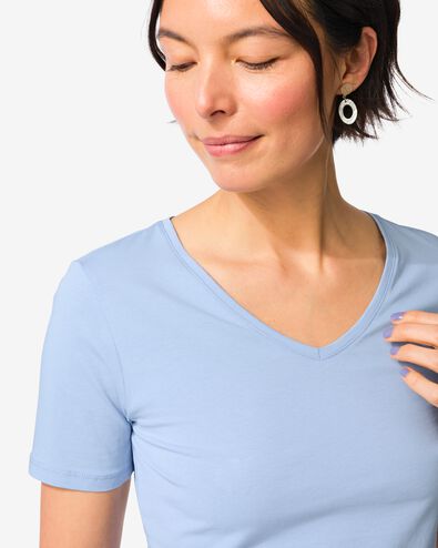 dames T-shirt slim fit v-hals lichtblauw lichtblauw - 36310780LIGHTBLUE - HEMA