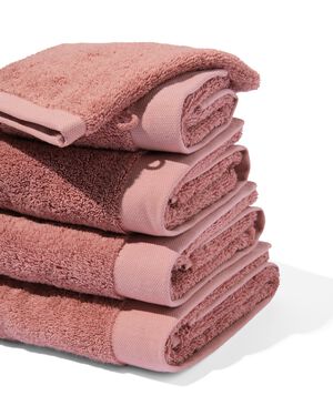 handdoeken - hotel extra zacht donkerroze handdoek 60 x 110 - 5250353 - HEMA