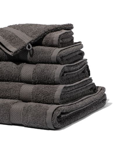 baddoek zware kwaliteit 70 x 140 - donker grijs donkergrijs handdoek 70 x 140 - 5214602 - HEMA