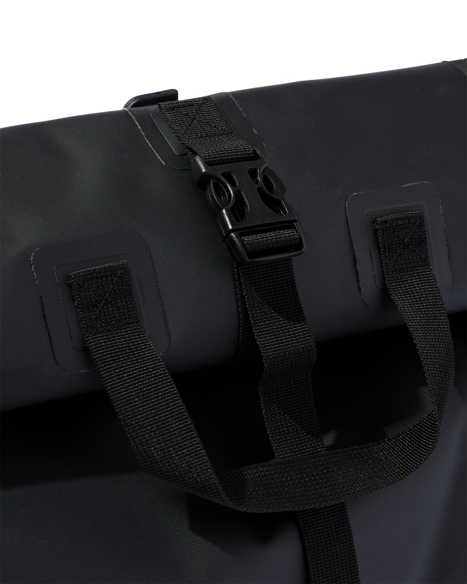 sacoche v&eacute;lo imperm&eacute;able 32L 58x33x17 noir - 41150061 - HEMA