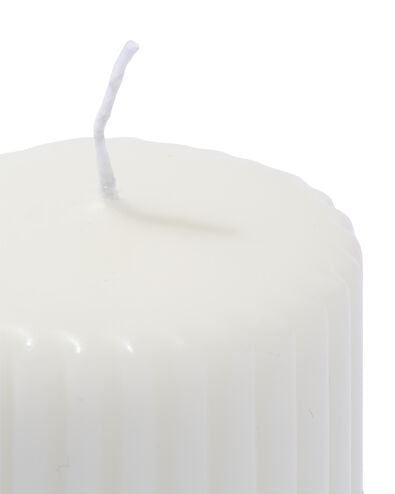 bougie cylindrique ⌀7 x 8 cm n&eacute;rvur&eacute;e ivoire-vert clair - 13509069 - HEMA