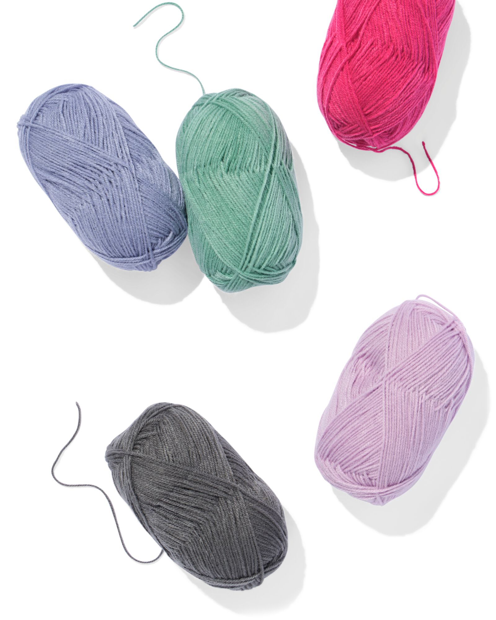 fil acrylique noir 100g 250m - 60760001 - HEMA