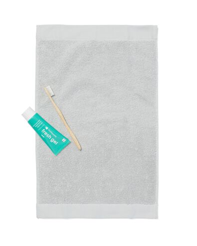 petite serviette - 33x50 cm - ultra doux - gris clair gris clair petite serviette - 5207005 - HEMA
