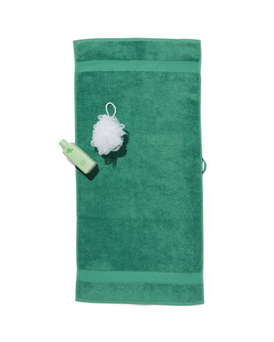 serviettes de bain - qualit&eacute; &eacute;paisse vert moyen serviette 50 x 100 - 5282870 - HEMA