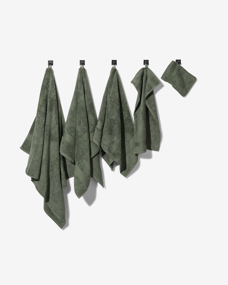 handdoek 70x140 zware kwaliteit - legergroen - 5200704 - HEMA