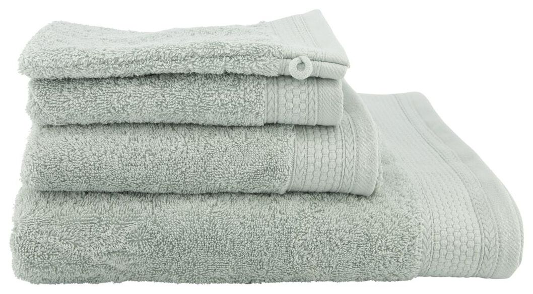 towels hotel extra heavy lichtgroen HEMA