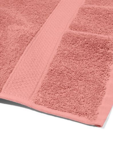 petite serviette 30x55 qualit&eacute; &eacute;paisse - rose vieux rose petite serviette - 5200706 - HEMA