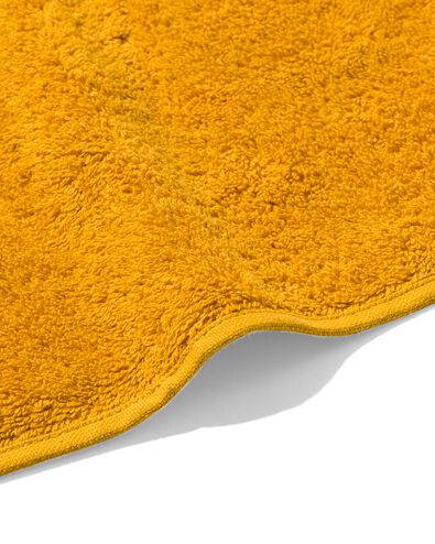 serviette de bain de qualité épaisse jaune ocre serviette 50 x 100 - 5220022 - HEMA