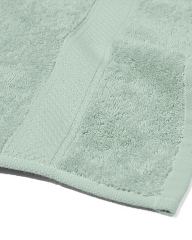 serviette de bain - 60 x 110 cm - qualité épaisse - vert poudré vert clair serviette 60 x 110 - 5210081 - HEMA