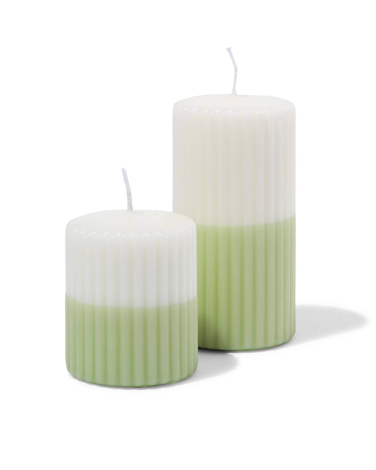 Stumpenkerze ⌀ 7 &times; 8 cm, Rippenstruktur, Elfenbeinfarben-Hellgr&uuml;n - 13509069 - HEMA