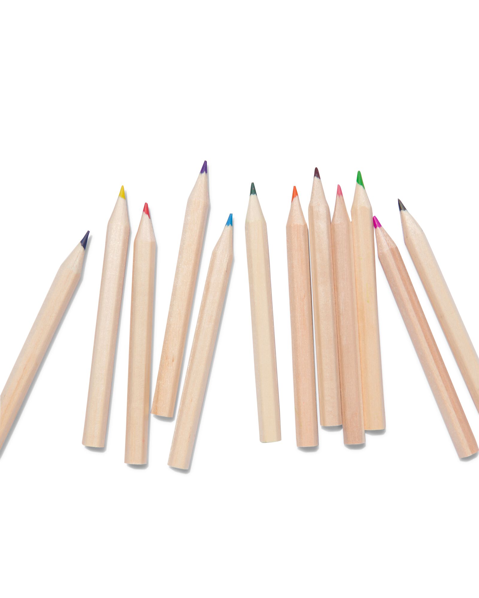 crayons de couleur dans un &eacute;tui avec taille-crayon - 15990262 - HEMA