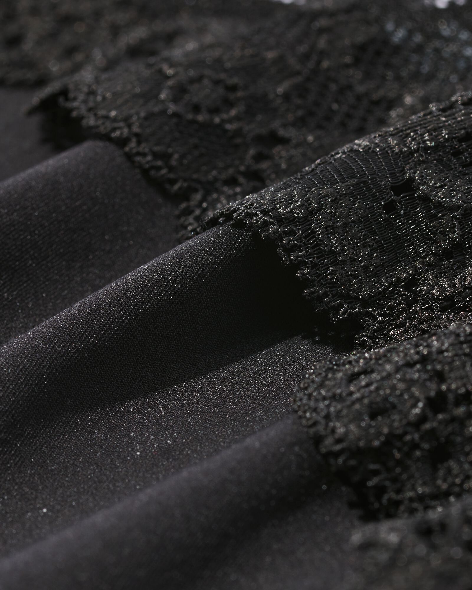 string femme micro en dentelle noir - 1000018625 - HEMA