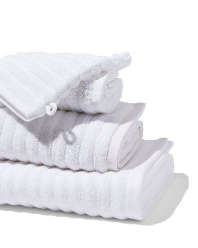serviette de bain qualit&eacute; &eacute;paisse relief blanc blanc - 1000024313 - HEMA