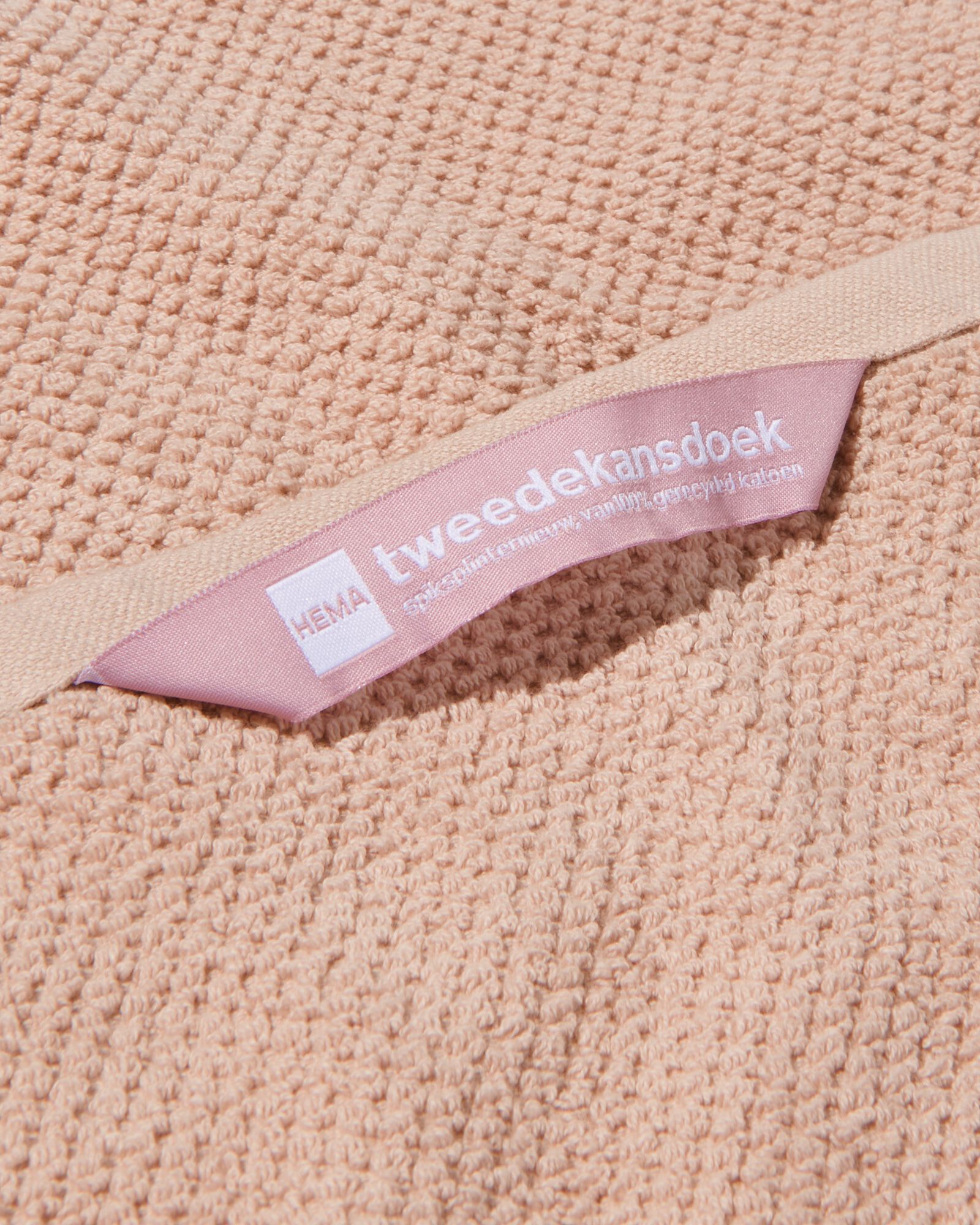 handdoek 2e kans recycled katoen lichtroze - 1000031878 - HEMA