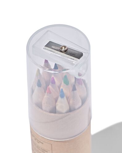 crayons de couleur dans un &eacute;tui avec taille-crayon - 15990262 - HEMA