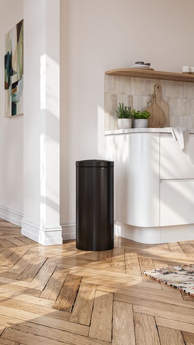 Brabantia Touch Bin Flat Top prullenbak 30L Matt Black -  zwart Brabantia - 20500187 - HEMA