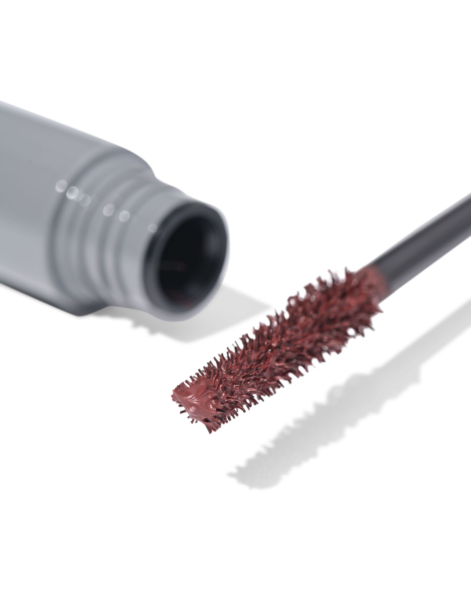volume mascara waterproof rood - 11210255 - HEMA