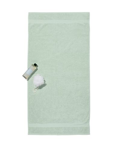 serviette de bain - 70 x 140 cm - qualit&eacute; &eacute;paisse - vert poudr&eacute; vert clair serviette 70 x 140 - 5210082 - HEMA