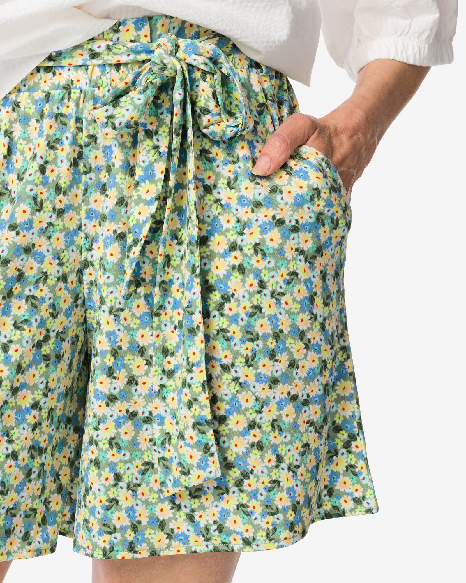 Damenshorts Remmy mit weitem Bein, Blumen limettengr&uuml;n - 36238955LIME - HEMA