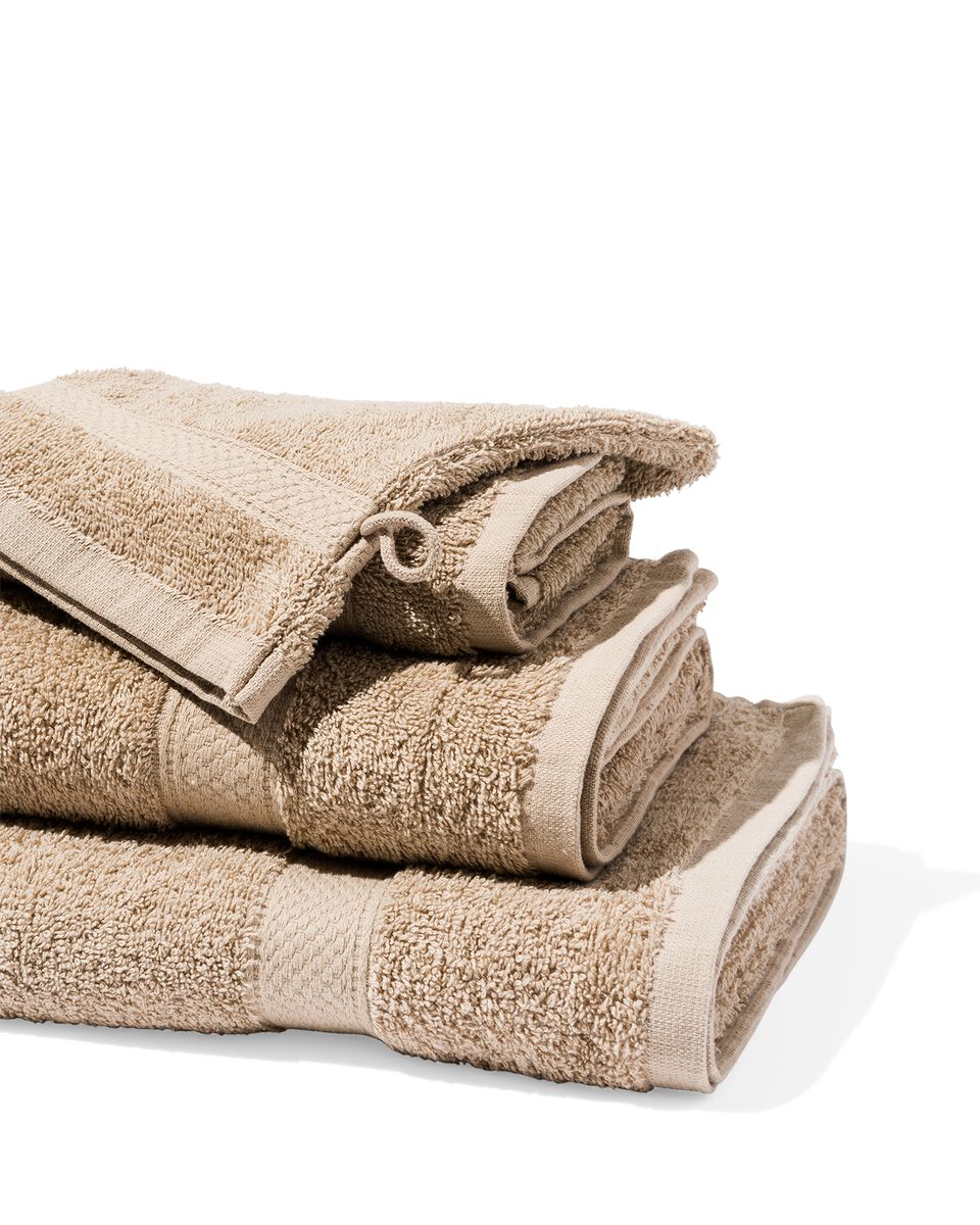 handdoek 70x140 zware kwaliteit taupe taupe handdoek 70 x 140 - 5210132 - HEMA