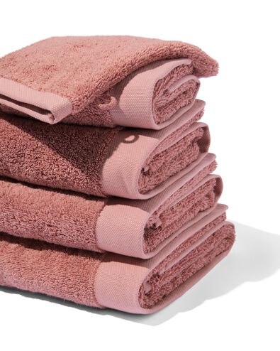 serviette de bain 70x140 qualité hôtelière extra douce rose profond rose foncé serviette 70 x 140 - 5250354 - HEMA