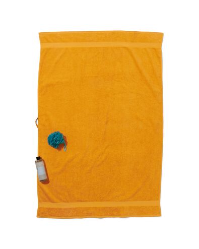handdoek 100x150 zware kwaliteit okergeel okergeel handdoek 100 x 150 - 5230078 - HEMA