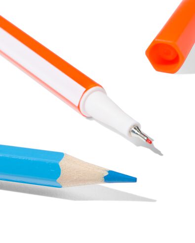 Federtasche zum Aufrollen mit 27 Bunt-/Schreibstiften - 14470088 - HEMA