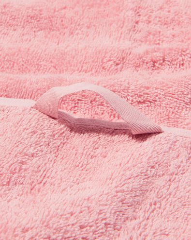 serviettes de bain - qualit&eacute; &eacute;paisse rose clair serviette 100 x 150 - 5282855 - HEMA