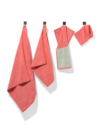 serviettes de bain - qualit&eacute; &eacute;paisse rouge serviette 70 x 140 - 5200271 - HEMA