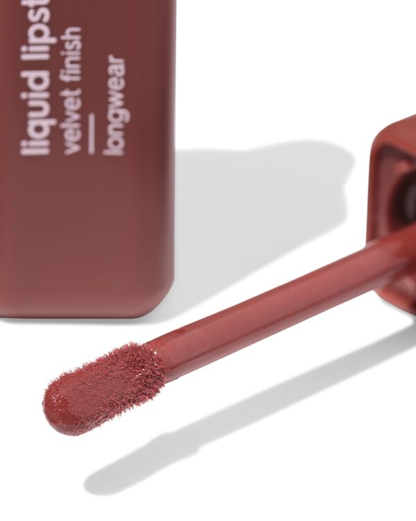 liquid lipstick velvet finish 33 moody brown - 11230733 - HEMA