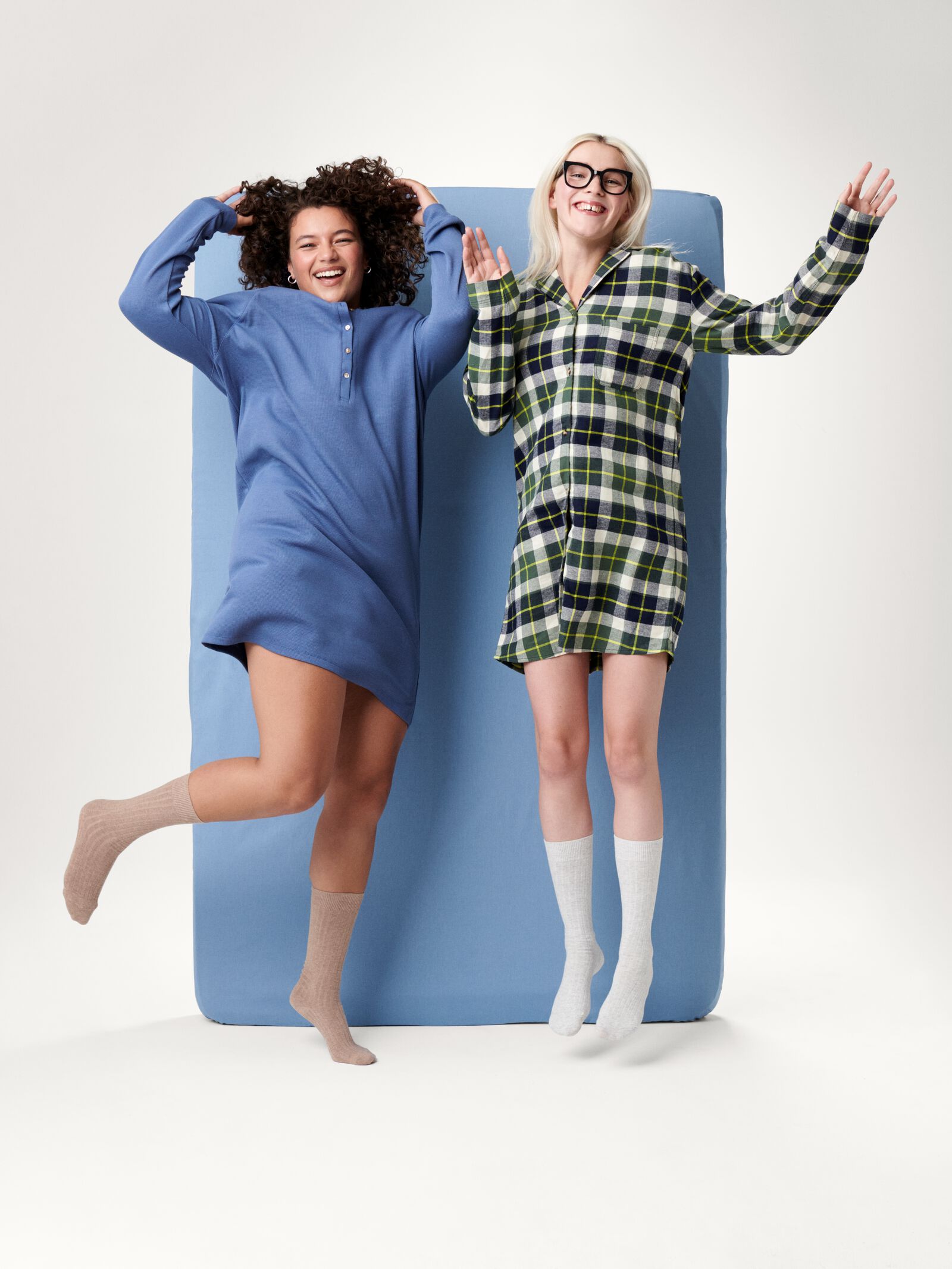 Damennachthemd aus Flanell, kariert dunkelblau S - 23412016 - HEMA