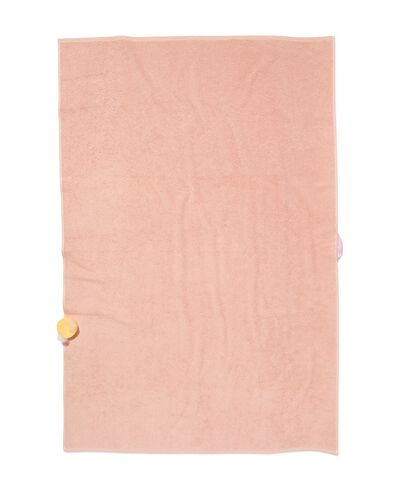 serviette de bain 2&egrave;me vie coton recycl&eacute; rose clair - 1000031878 - HEMA