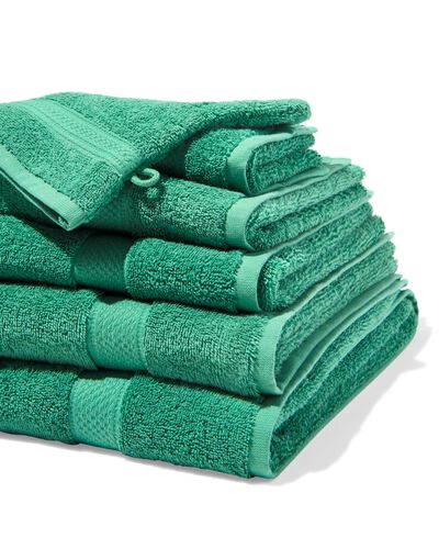 serviettes de bain - qualit&eacute; &eacute;paisse vert moyen serviette 60 x 110 - 5282871 - HEMA