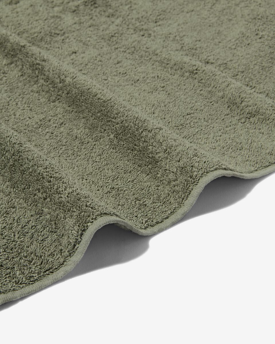 serviette de bain 100x150 qualité épaisse vert armée - 5230081 - HEMA