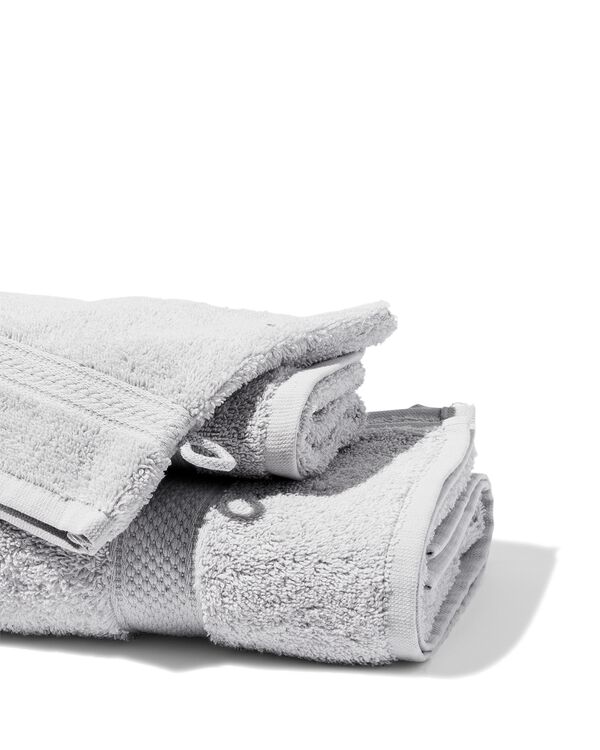 serviette de bain qualité épaisse relief blanc gris foncé - HEMA