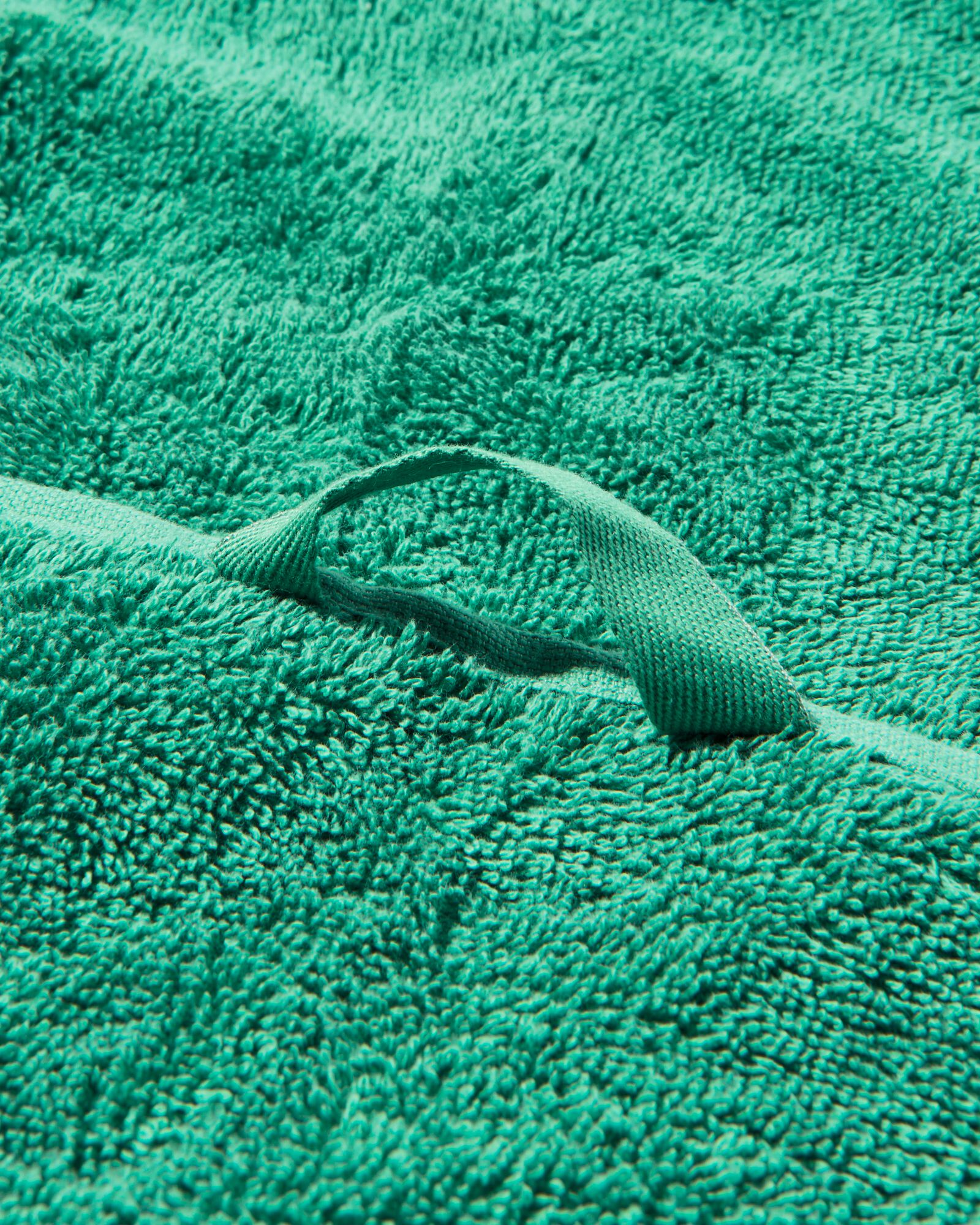 serviettes de bain - qualit&eacute; &eacute;paisse vert moyen serviette 70 x 140 - 5282872 - HEMA