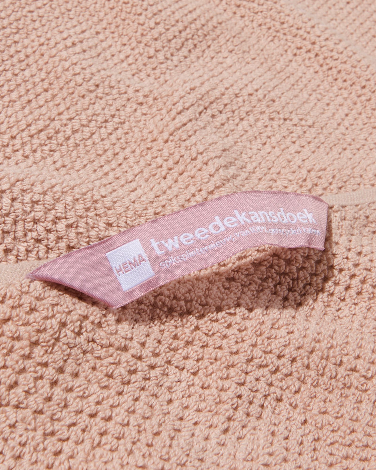 serviette de bain 2&egrave;me vie coton recycl&eacute; rose clair - 1000031878 - HEMA