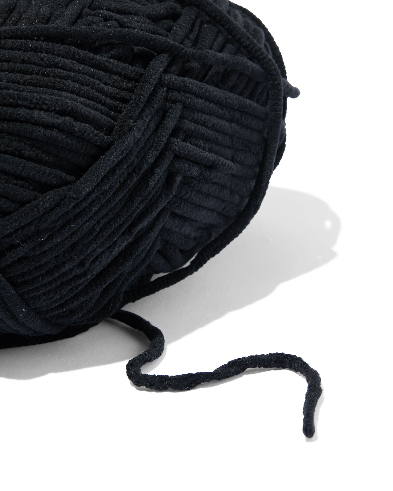 fil chenille noir 100g 110m - 60760032 - HEMA