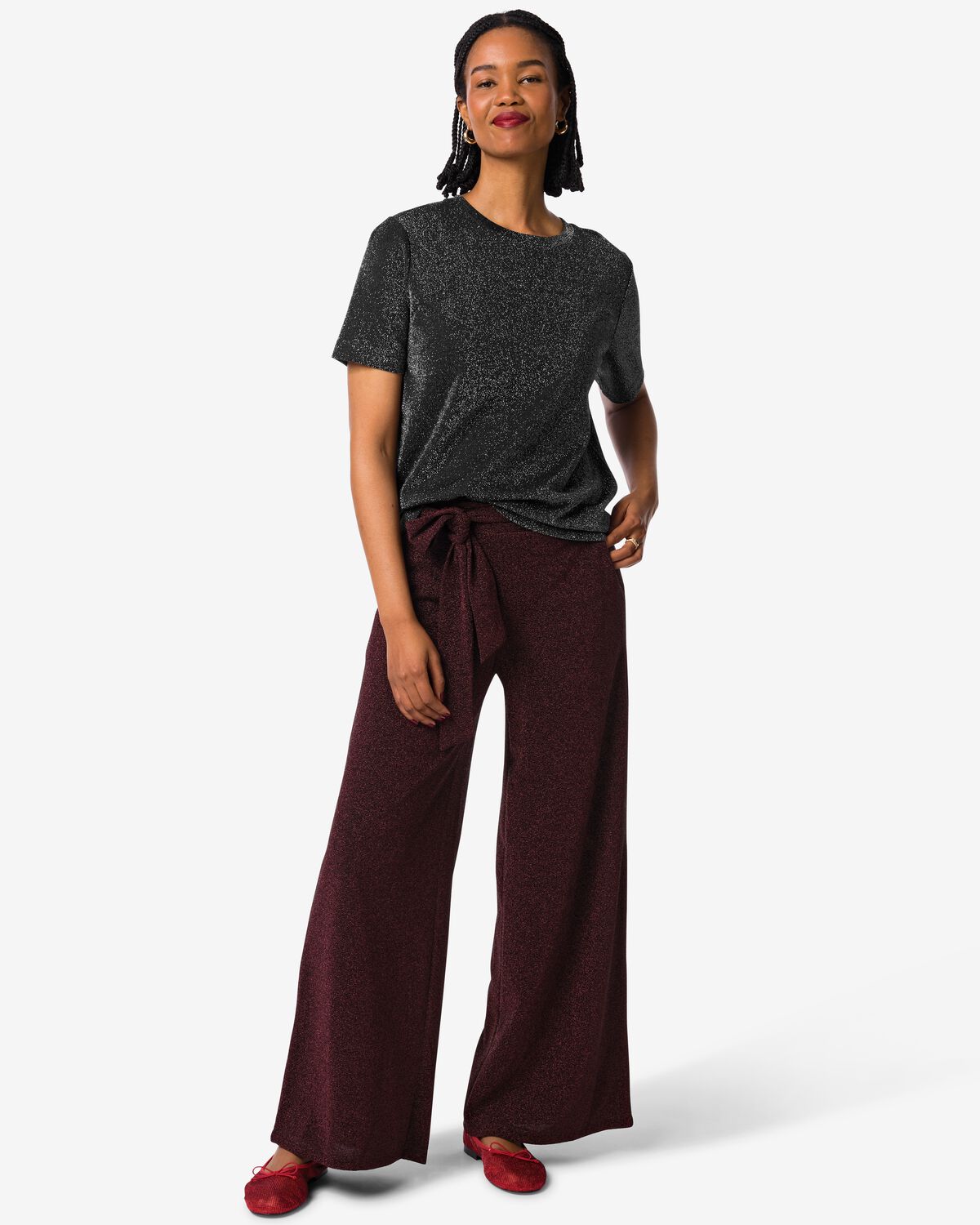 Ensemble de v&ecirc;tements &agrave; paillettes pour femmes avec haut noir et pantalon bordeaux - 202027.0 - HEMA