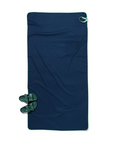 serviette de plage 70x140cm microfibre bleu fonc&eacute; - 5250057 - HEMA