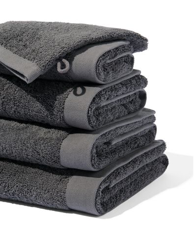serviette de bain - 60 x 110 cm - qualité hôtel très douce - gris foncé uni gris foncé serviette 60 x 110 - 5220032 - HEMA