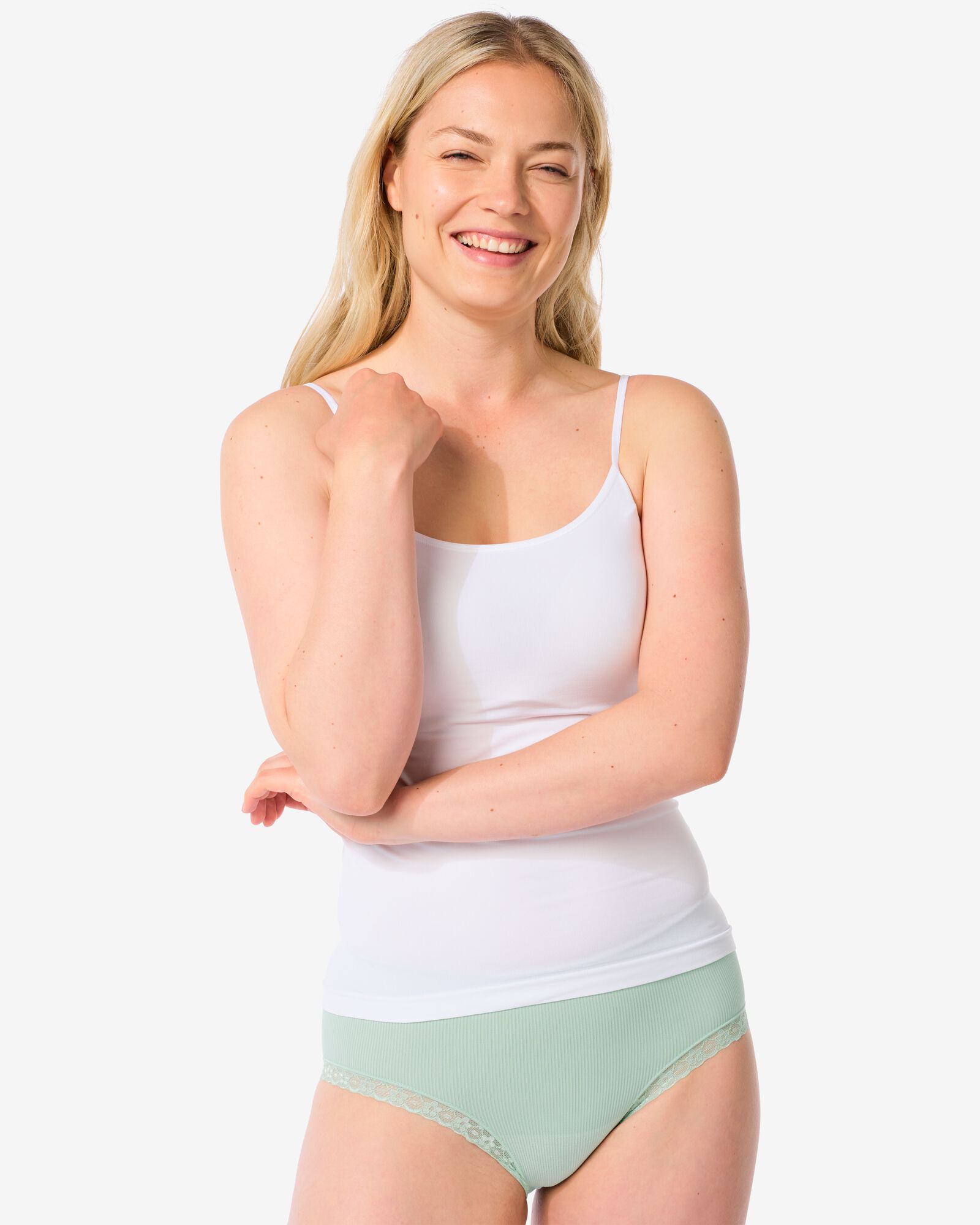 d&eacute;bardeur femme sans coutures microfibre &agrave; bretelles spaghetti blanc blanc - 1000002265 - HEMA
