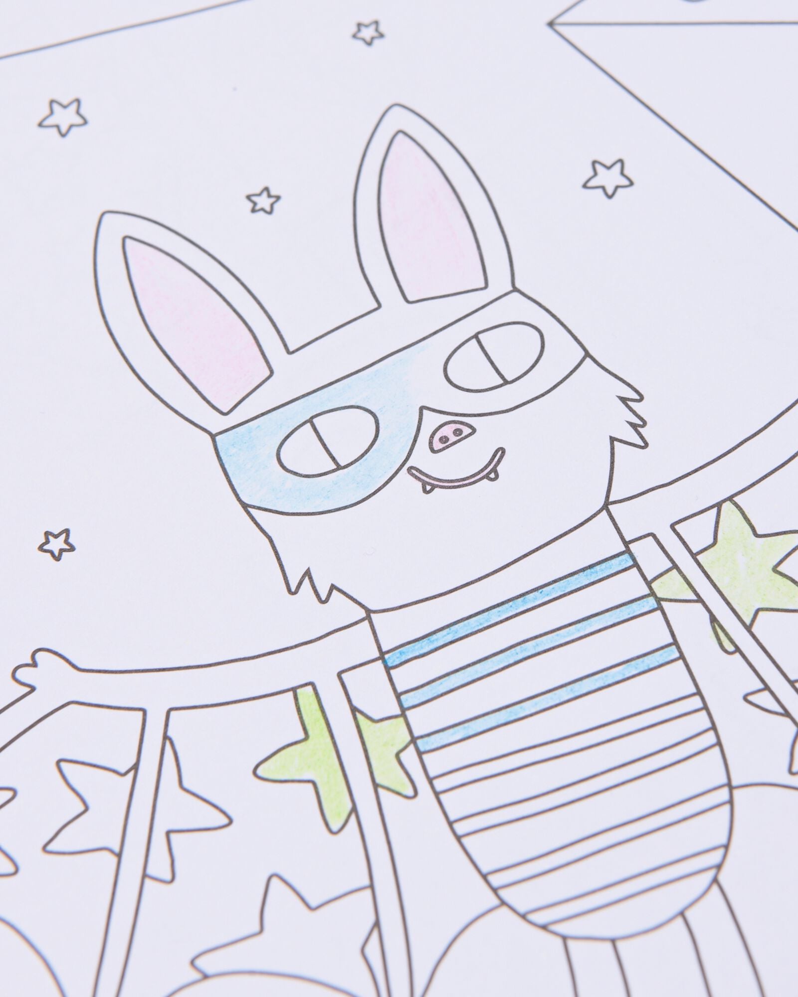 livre de coloriage A5 avec autocollants de super-h&eacute;ros - 15900462 - HEMA