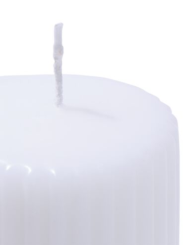 bougie pilier nervur&eacute;e &Oslash; 7 x 13 cm blanc-jaune clair - 13509070 - HEMA